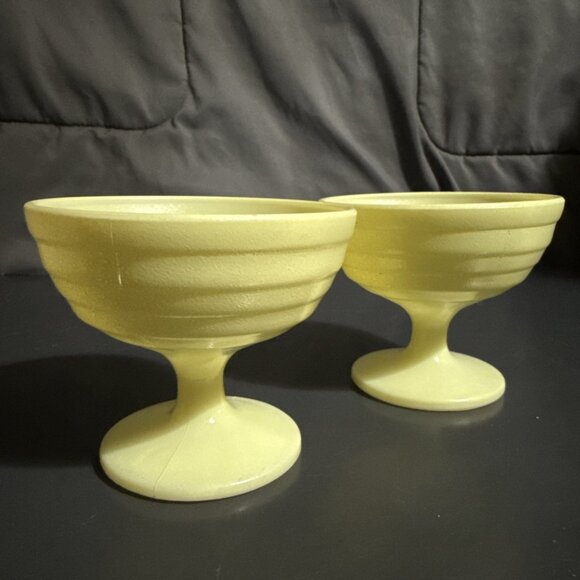 2 Vintage Hazel Atlas Moderntone Platonite Pastel Yellow Sherbet Dessert Cups - Picture 1 of 10